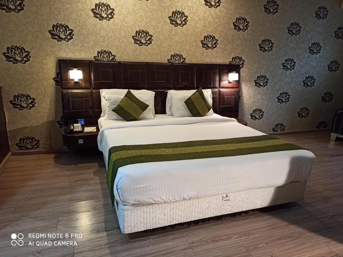Hotel Patliputra Exotica Patna  Bagian luar foto