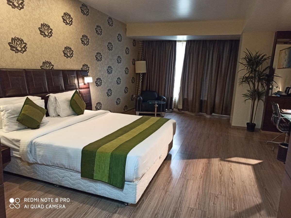 Hotel Patliputra Exotica Patna  Bagian luar foto