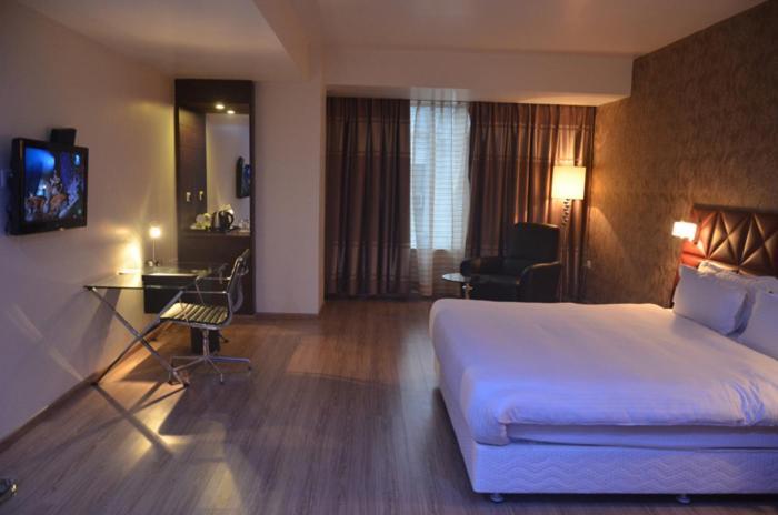 Hotel Patliputra Exotica Patna  Bagian luar foto
