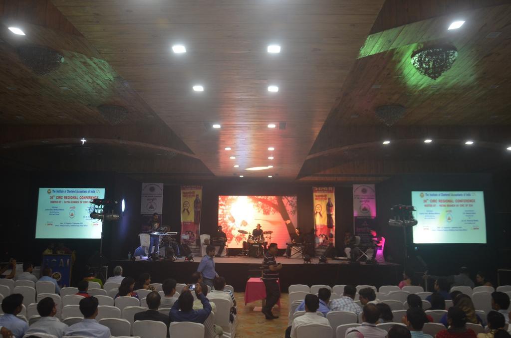 Hotel Patliputra Exotica Patna  Bagian luar foto